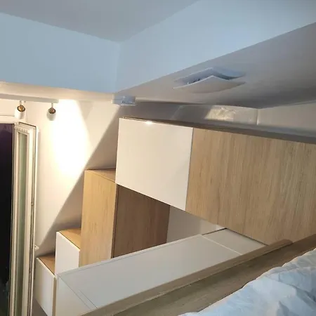 Champs-elysees 9m2 Apartamento París